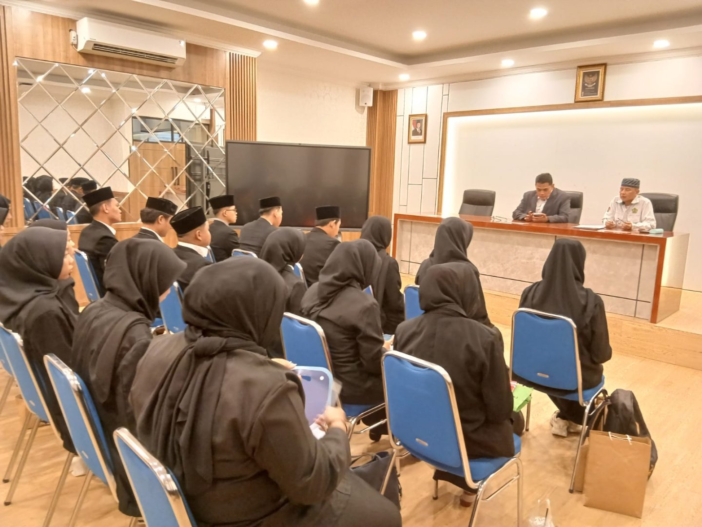 Satu Langkah Lebih Dekat Menuju Gelar Sarjana, Jurusan Hukum Keluarga Gelar Seminar Proposal Gelombang 10