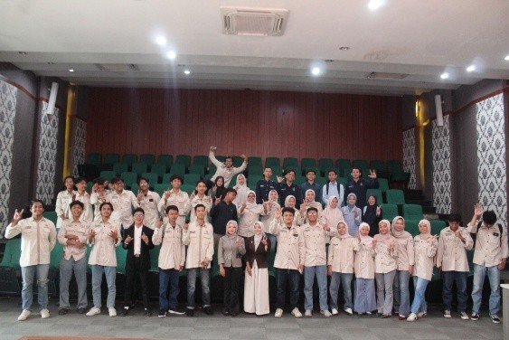 Tumbuhkan Jiwa Pemimpin dan Kenalkan Dunia Advokasi, HMJ Hukum Keluarga UIN Siber Cirebon Gelar Seminar Kepemimpinan dan Hukum