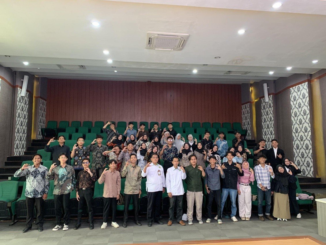 CREATIVE COMPETITION DAN SEMINAR KEWIRAUSAHAAN HIMPUNAN MAHASISWA JURUSAN HUKUM KELUARGA